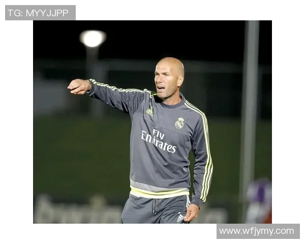 简笔画教程:轻松绘制足球明星齐达内的艺术魅力与技巧分享 简笔画教程:轻松绘制足球明星齐达内的艺术魅力与技巧分享