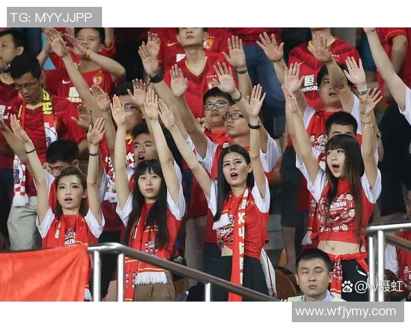 足球明星赛后狂欢舞动激情展现胜利喜悦与团队精神